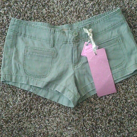 Almost Famous Pants - NWT Almost Famous Shorts