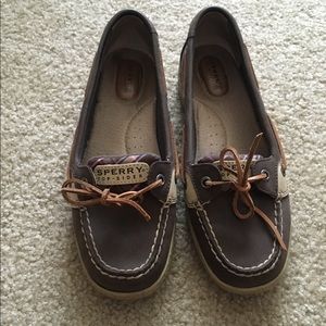 Sperrys!