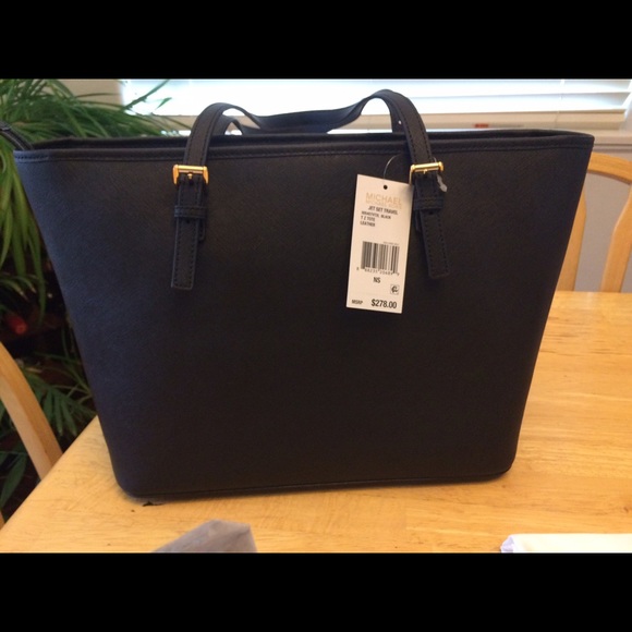 🎀SOLD🎀NWT MK Jet Set Tote - Picture 4 of 4