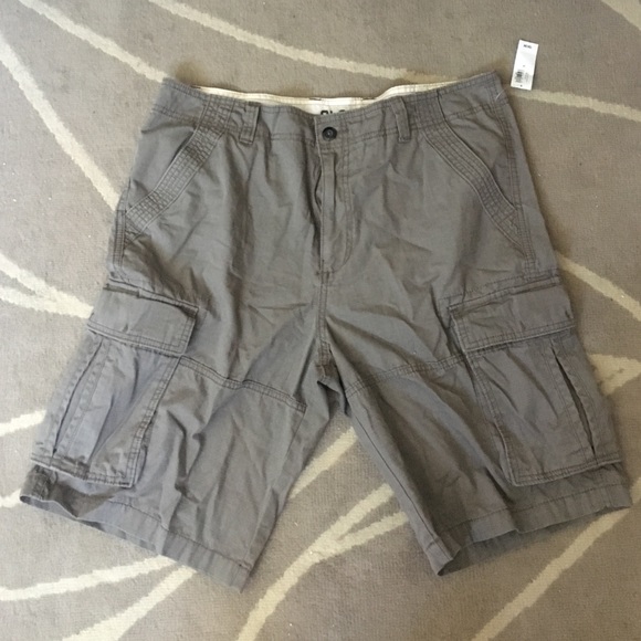 Old Navy men's gray cargo shorts. NWT!