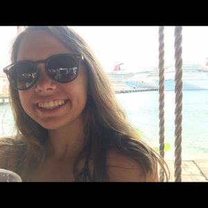 Meet your Posher, Kayla