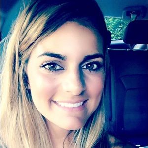 Meet your Posher, Carla