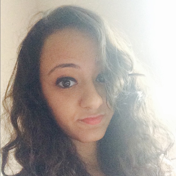 Meet your Posher, Mirna