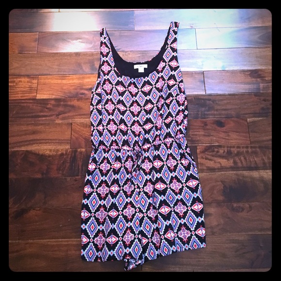 Romper, size small 6/8