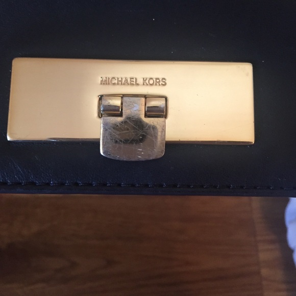 Micheal Kors purse - Picture 2 of 4