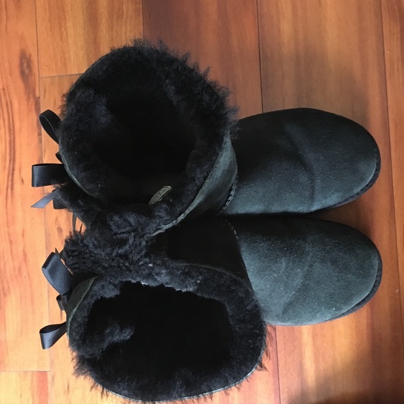 BOW UGGS