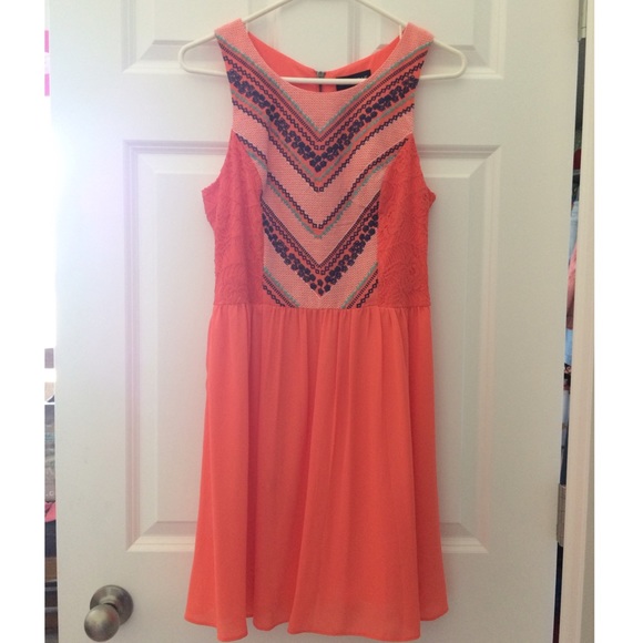 Lace detailed dress