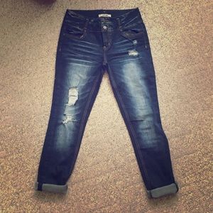 High waisted jeans, ankle cropped jeans.