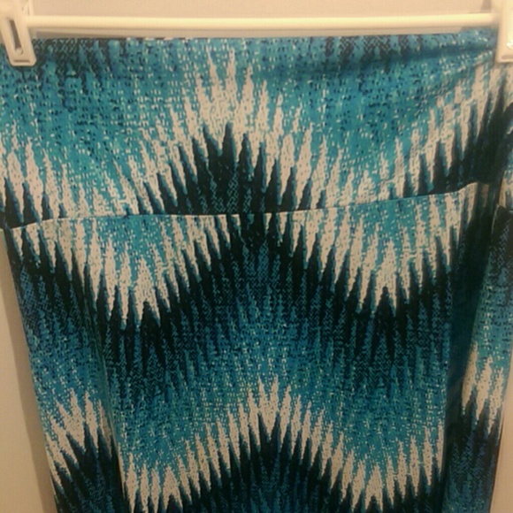 Long blue skirt - Picture 2 of 4