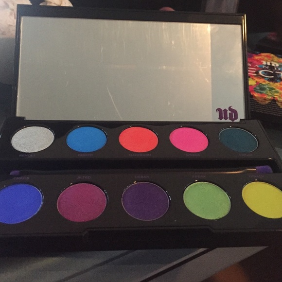 Urban Decay Electric Pressed Pigment Palette Sale | Makeup.com Urban Decay Electric Eye Palette