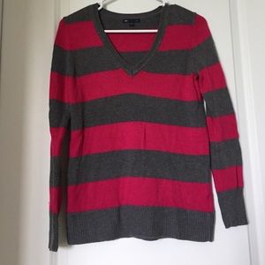 V neck striped sweater