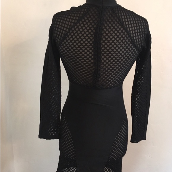 Dress | Black Fitted - Picture 3 of 4