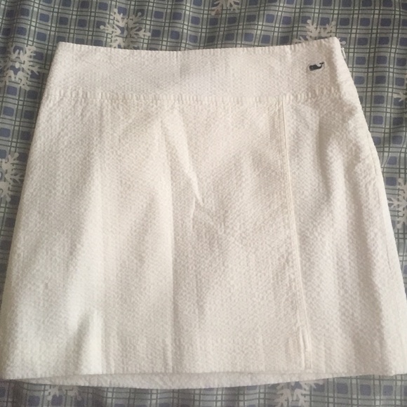 New Vineyard Vines mini skirt 😍