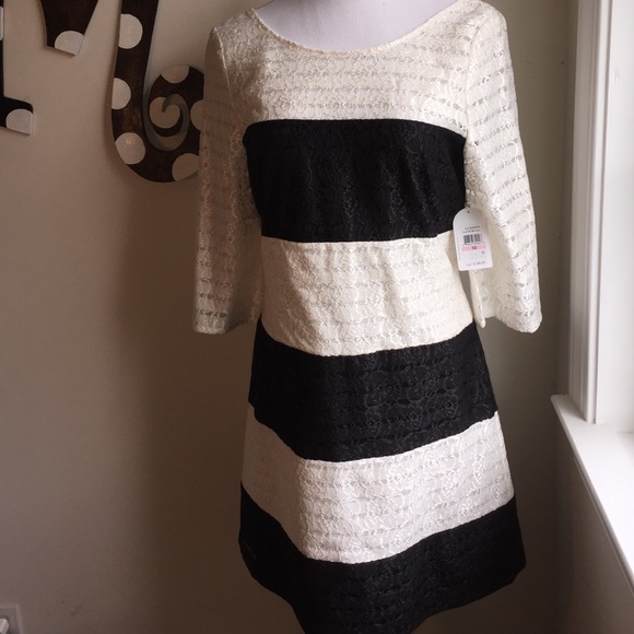Jessica Simpson black & cream laced dress. - Picture 1 of 4
