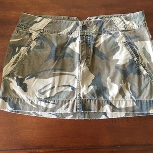 Camo mini skirt
