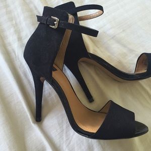 Ankle strap sandals