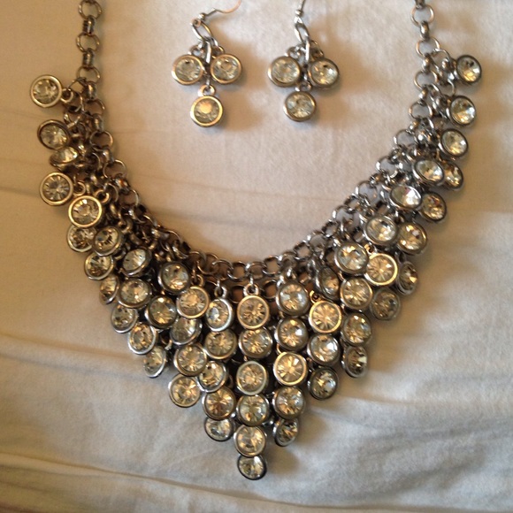 Silver Necklace/Earring set! - Picture 4 of 4