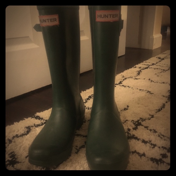 Dark green Hunter rainboots