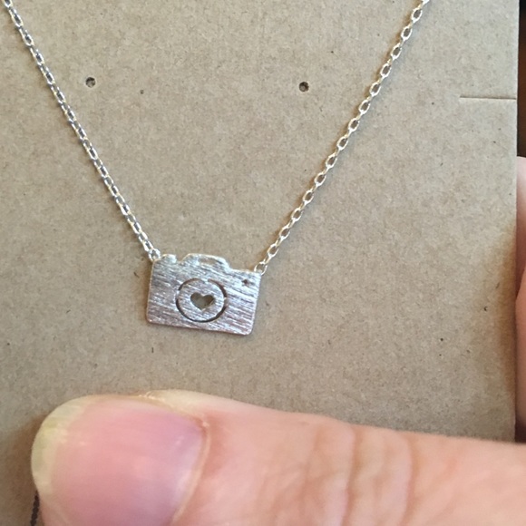 Dainty Silver Camera Pendant Necklace