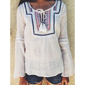 BNWT Embroidered Billabong Top