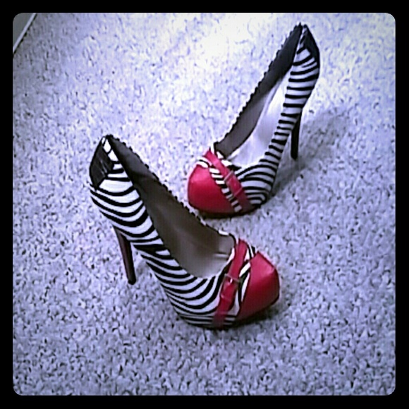 Heels - Picture 1 of 1