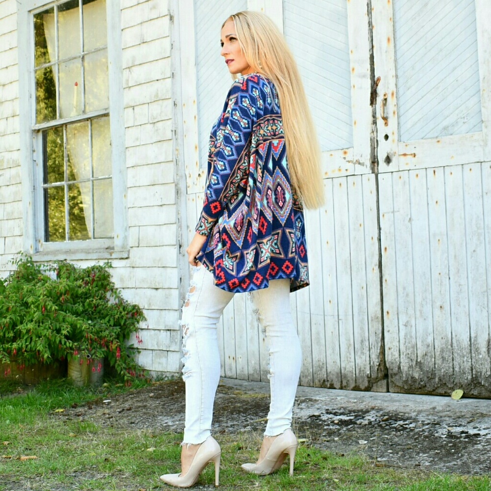 COMFY AND COZY AZTEC PRINT TOP NWOT - Picture 3 of 4