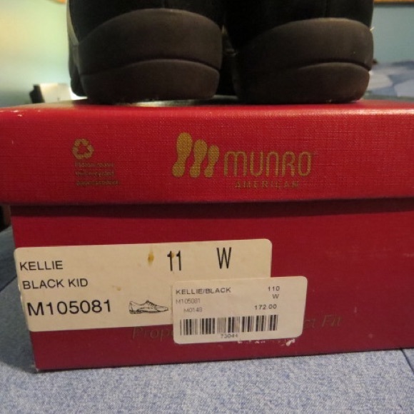 Munro lace up shoes. 11W - Picture 2 of 4