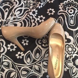 Madden Girl nude heels- NWOT