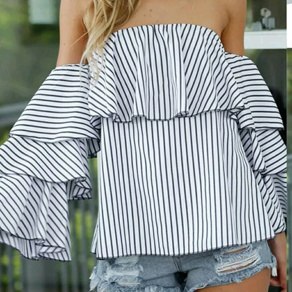 🚨LAST 1🚨 OFF SHOULDER TOP - Picture 2 of 4