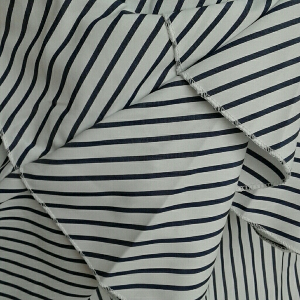 🚨LAST 1🚨 OFF SHOULDER TOP - Picture 4 of 4