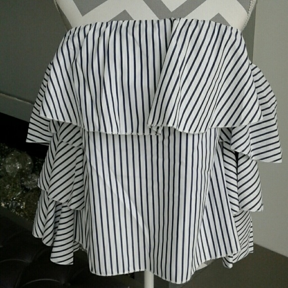 🚨LAST 1🚨 OFF SHOULDER TOP - Picture 3 of 4