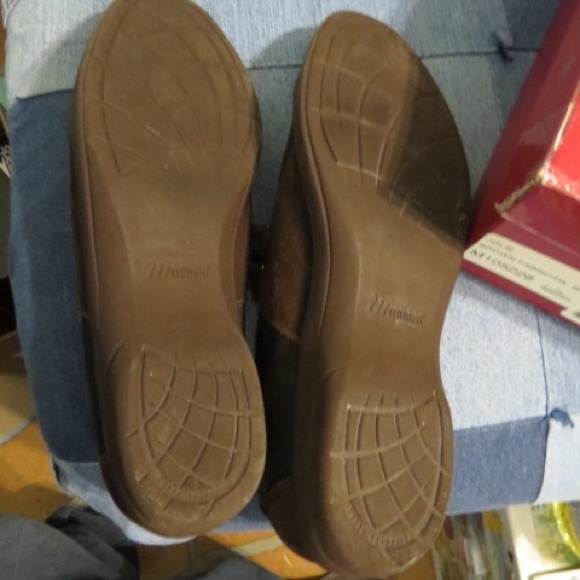 Munro Velcro strap shoes. 11M - Picture 3 of 4