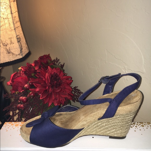 Comfy Summer Sandals - Picture 2 of 4