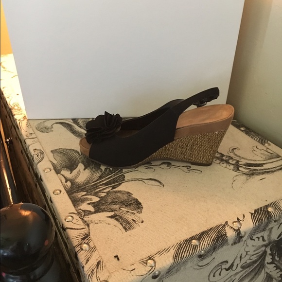 Comfy Summer Sandals - Picture 4 of 4