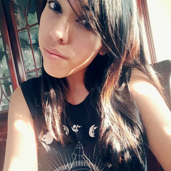 Meet your Posher, Nadia