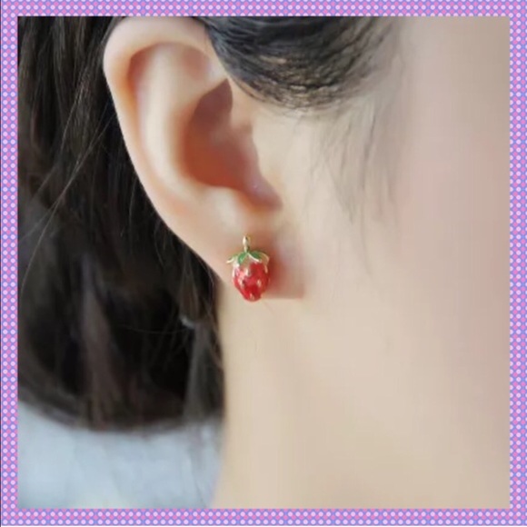 πADORABLE Red Strawberry Stud Earringsπ - Picture 3 of 3
