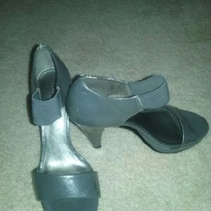 Old Navy high heel