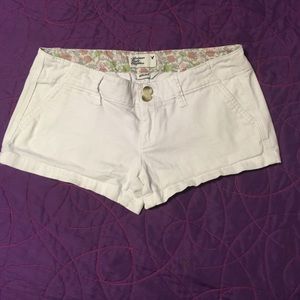 White american eagle shorts