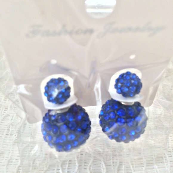 ❣FLASH SALE❣Big & Small Round Crystal Earrings - Picture 3 of 4