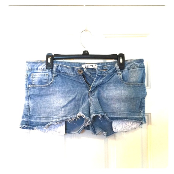 "Lei" Jeans Shorts w/ Lace Pockets