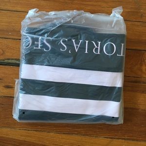 Victoria's Secret weekend bag, new.