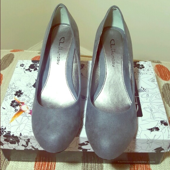 Gray wedge shoes