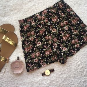Floral flowy shorts