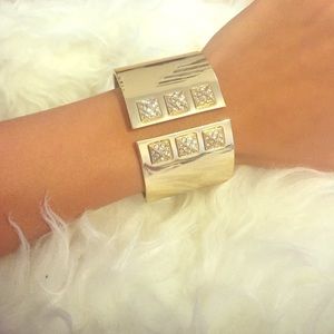 Victoria's Secret Cuff ✨