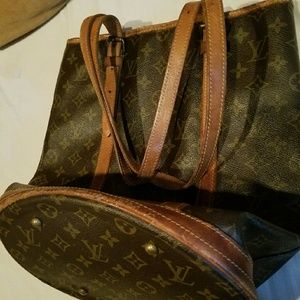 Authentic Vintage Bucket bag