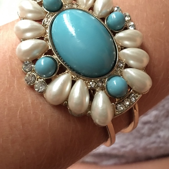 statement bracelet - Picture 2 of 3