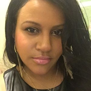 Meet your Posher, Naimah