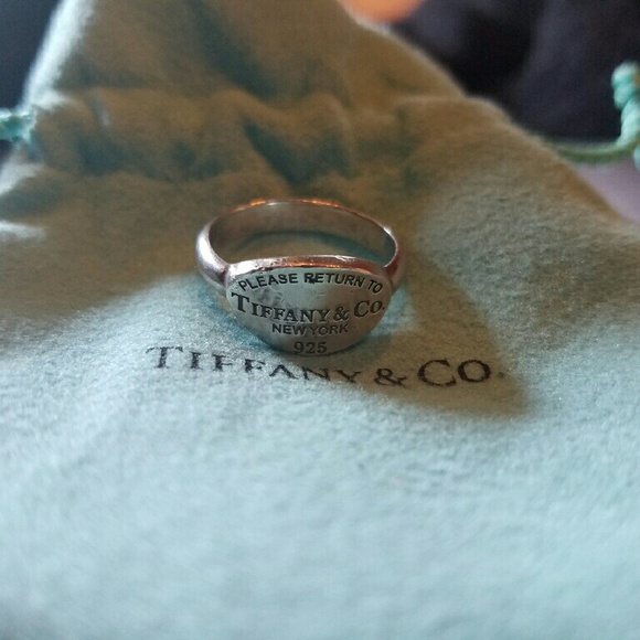 Return to Tiffany Oval Ring