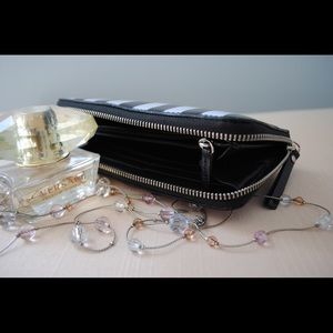 Banana Republic Sophia Striped Wallet Black