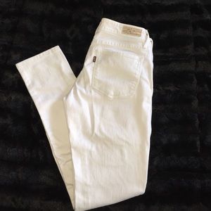Levi's White Demi Curve Skinny jeans 💎